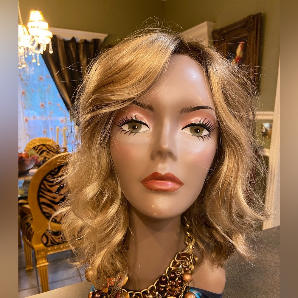 Mila by Jon Renau; Lace Front; Mono-Top. Sexy Beach Waves. Shaded Praline. NWT